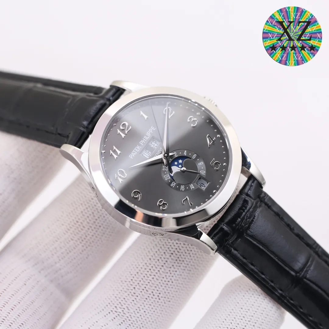 【Top Replica】💰4300! TW launches the highest version on the market - Patek Philippe - Complication Chronograph 5205G watch! 1⃣️After two years of continuous modification and debugging of the movement, we have always pursued original craftsmanship! 2⃣️Diameter 38.5MM! 3⃣️The functions are the same as the original ones, moon phase/week/month/calendar! 4⃣️It literally means high-difficulty two-color penetration, not an ordinary factory process! 5⃣️Sapphire glass mirror, the surface is coated with an extra layer of transparency! 6⃣️(Technical breakthrough) The Seagull movement is improved into an integrated Cal.324S movement! Both large and small plywood can achieve perfect chamfering effect and be rhodium plated. 7⃣️The plywood is decorated with gemstone bearings imported from Switzerland, and the color is pure, bright and natural. TW’s ingenious masterpiece welcomes your tasting! Factory quality! Welcome to reprint!